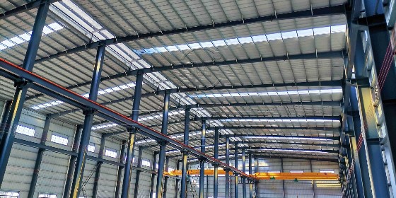 鋼結(jié)構(gòu)工業(yè)廠房與傳統(tǒng)工業(yè)廠房的區(qū)別